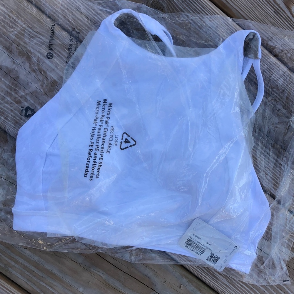 LULULEMON / Free To Be Serene HIGH NECK Sports Bra / NWT! - Picture 4 of 6